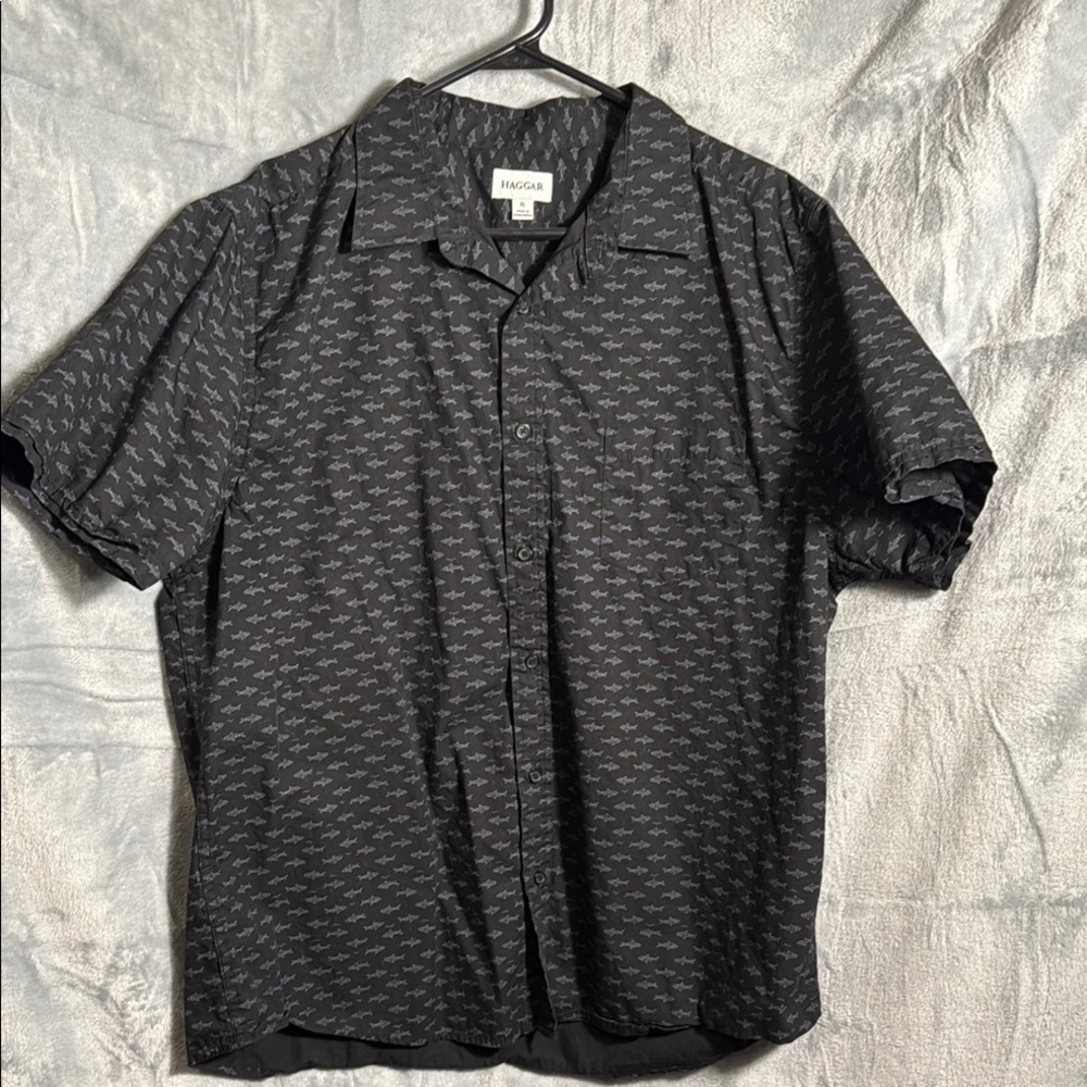 Haggar shirt men’s XL Black Casual Button Down Shirt fish print 100% cotton